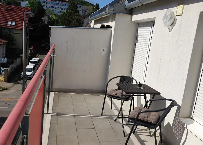 Hegin Szigeti Apartament Beci